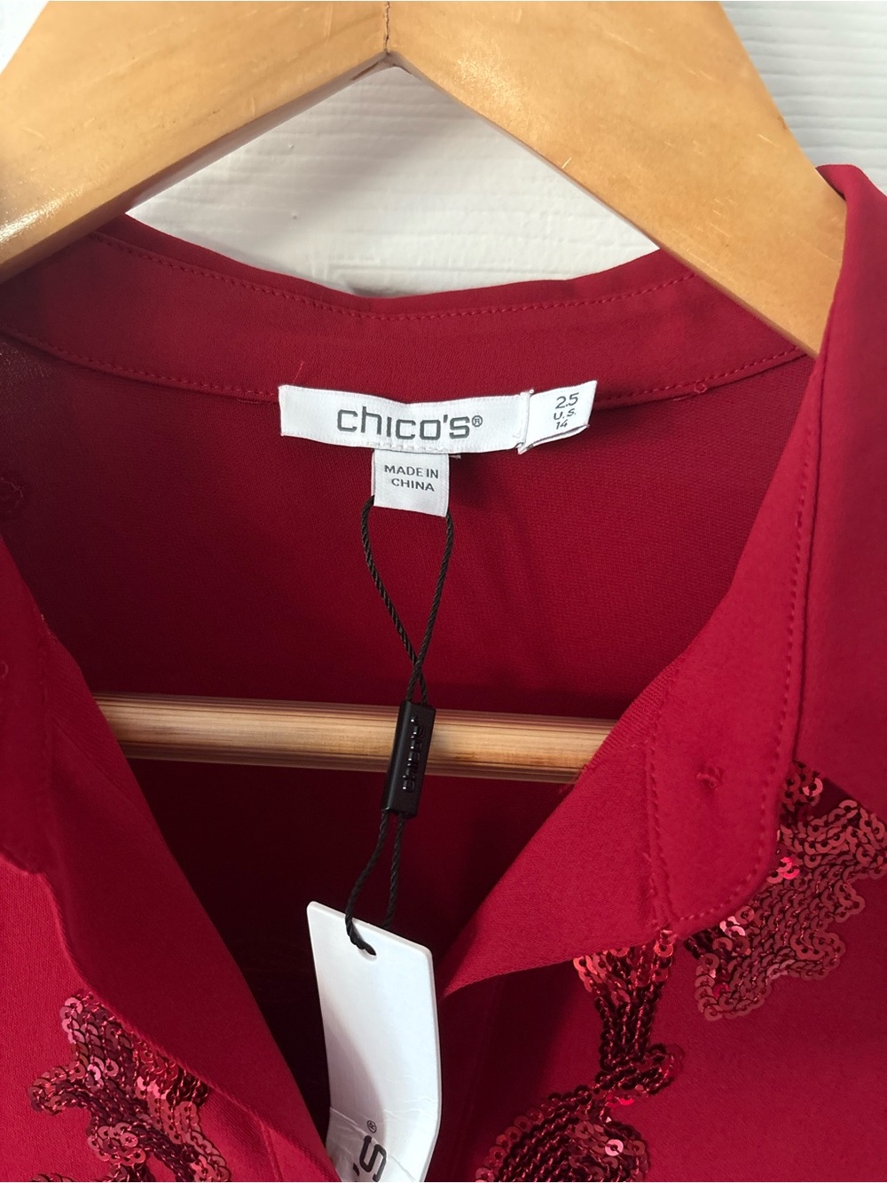 NWT Chico’s Red Allure Sequin Embellished Button Down Blouse Top Size 14 - Picture 4 of 8